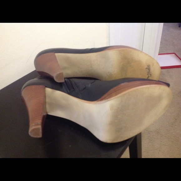 Guess Booties - Picture 7 of 7